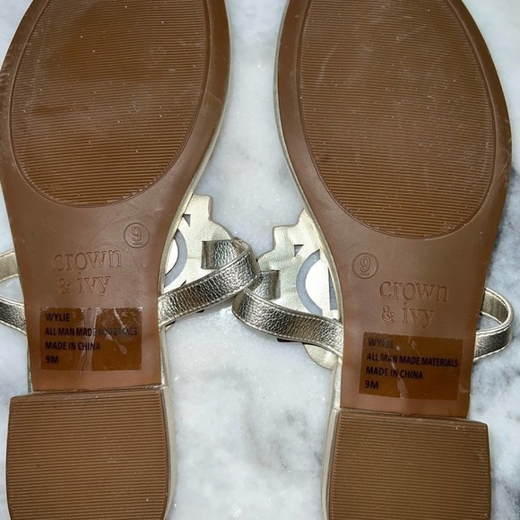 CROWN AND IVY GOLD Padded Thong Flat SANDALS Size 9 Preppy - Picture 7 of 8